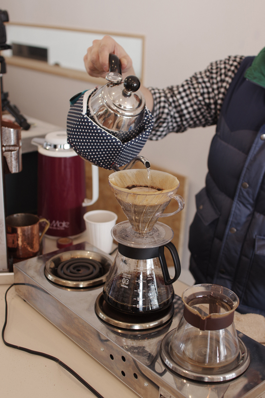 title: noah × LIBERTA COFFEE｜2016.02.11 | Page No,85 | No.3 | sync-furniture | 株式会社 SYNC | 福岡県 家具工房 | オーダーメイドキッチン