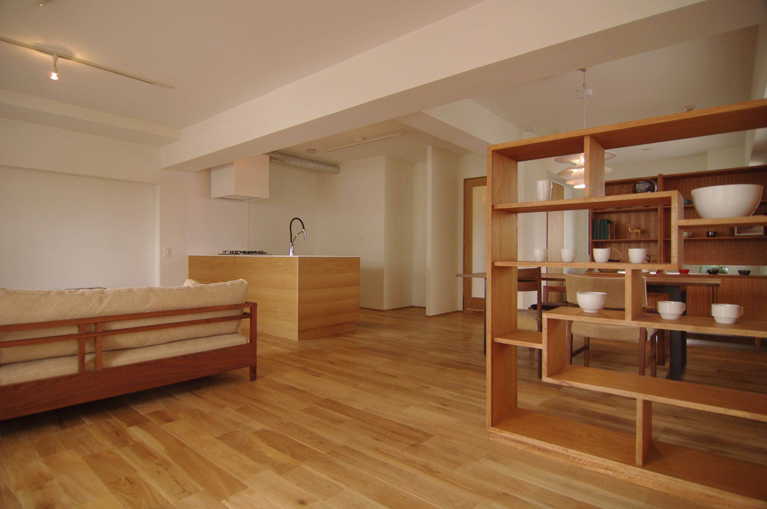 title: RENOVATION 03｜マンション | Page No,118 | No.30 | sync-furniture | 株式会社 SYNC | 福岡県 家具工房 | オーダーメイドキッチン