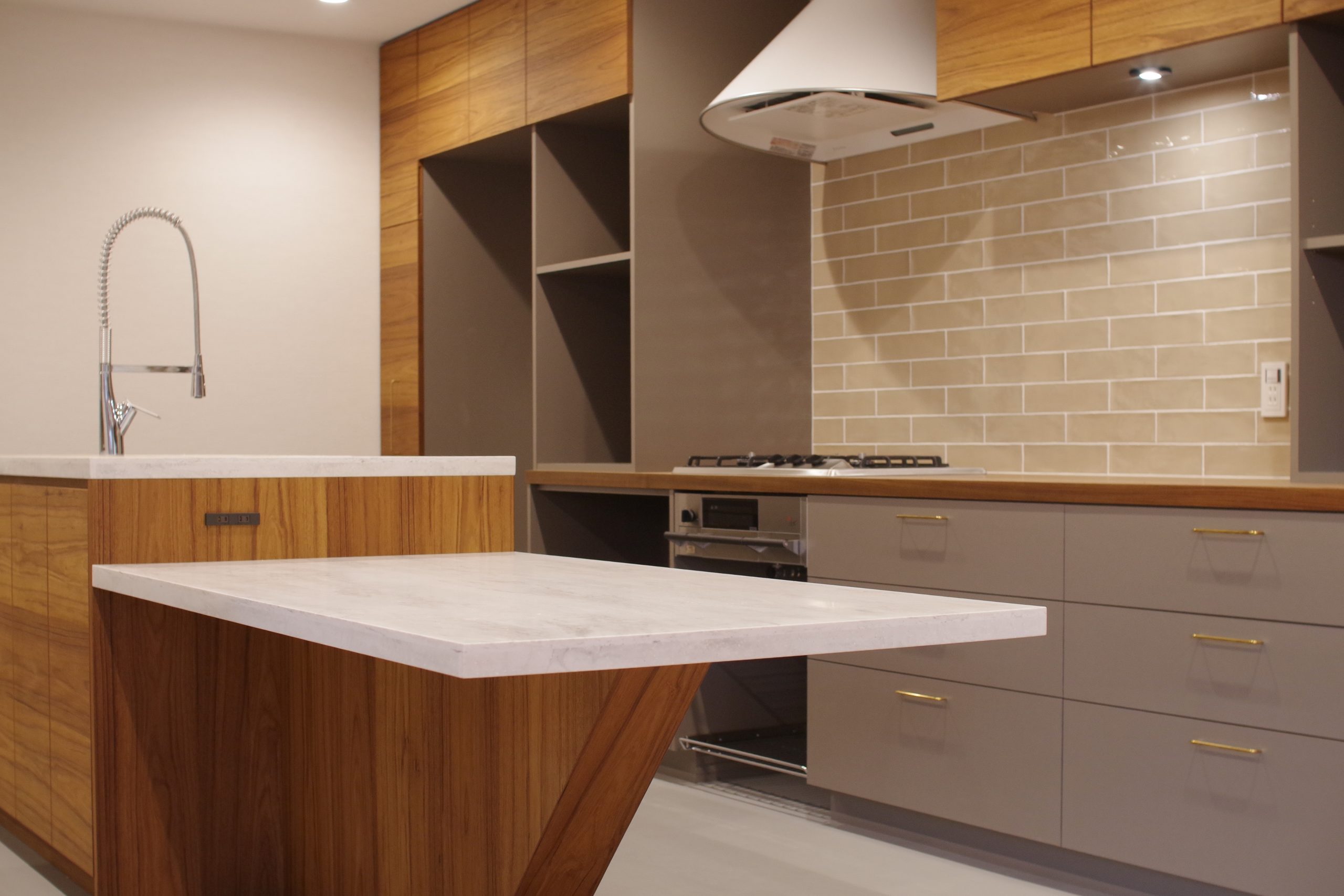 title: RENOVATION 07｜マンション | Page No,235 | No.12 | sync-furniture | 株式会社 SYNC | 福岡県 家具工房 | オーダーメイドキッチン