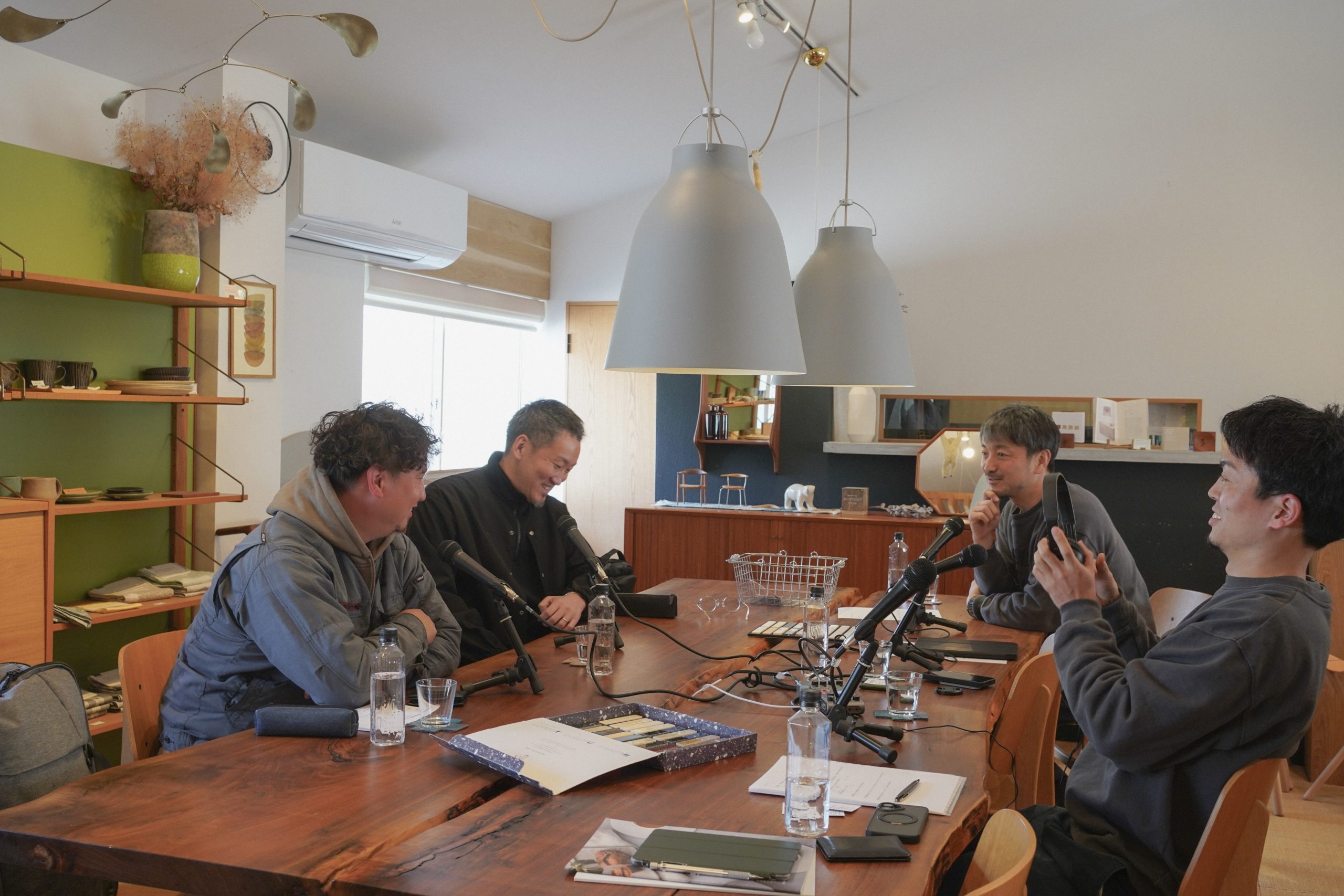 title: 02.06｜スペシャリストとラジオ収録 | Page No,650 | No.2 | sync-furniture | 株式会社 SYNC | 福岡県 家具工房 | オーダーメイドキッチン