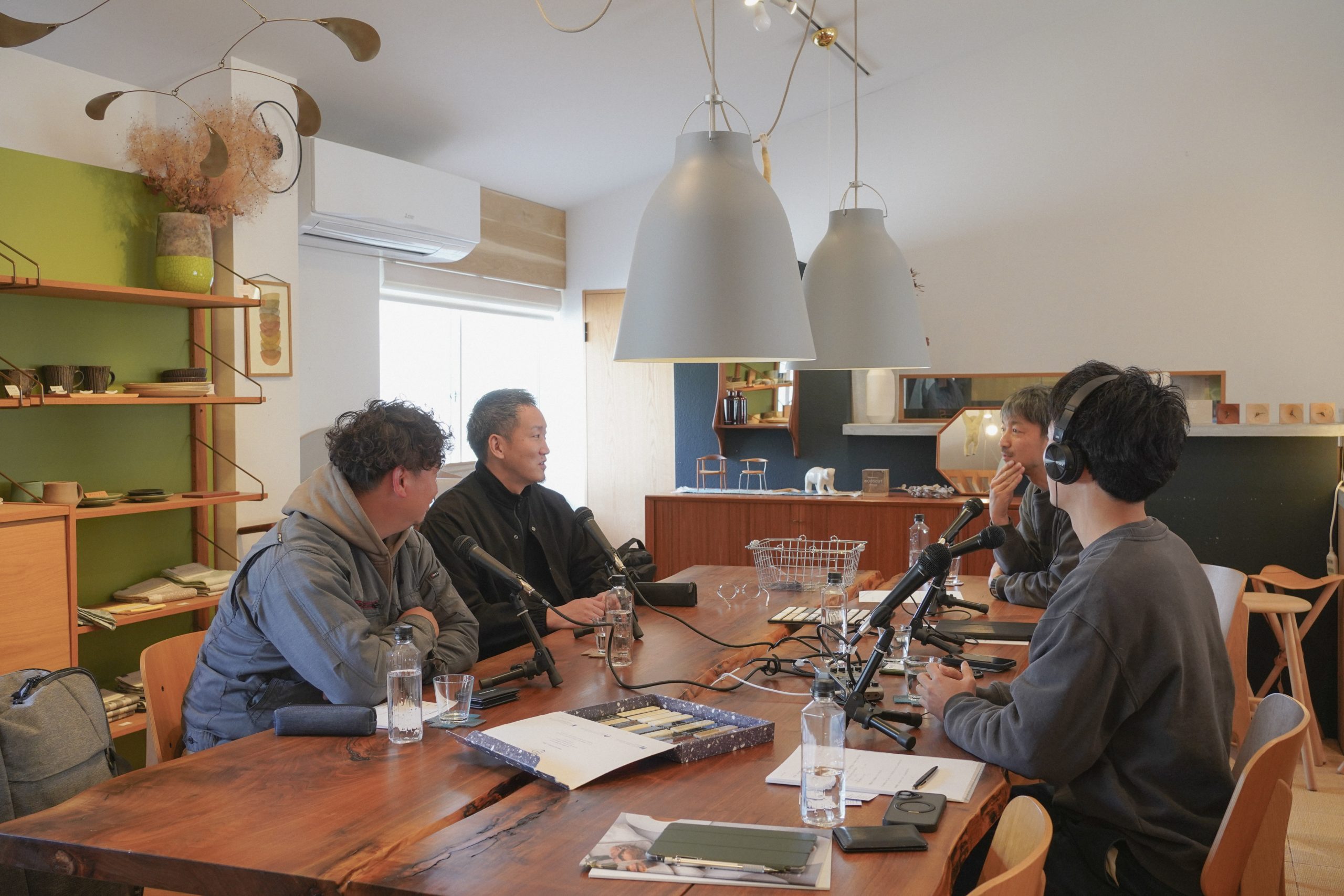 title: 02.06｜スペシャリストとラジオ収録 | Page No,650 | No.1 | sync-furniture | 株式会社 SYNC | 福岡県 家具工房 | オーダーメイドキッチン