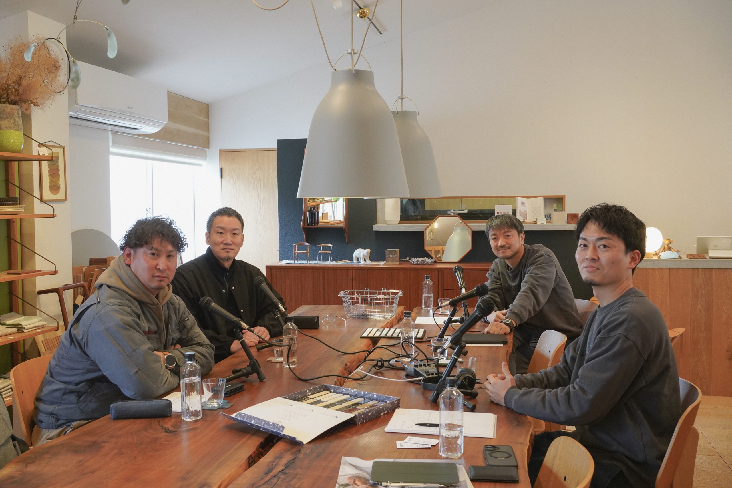 title: 02.06｜スペシャリストとラジオ収録 | Page No,650 | No.3 | sync-furniture | 株式会社 SYNC | 福岡県 家具工房 | オーダーメイドキッチン