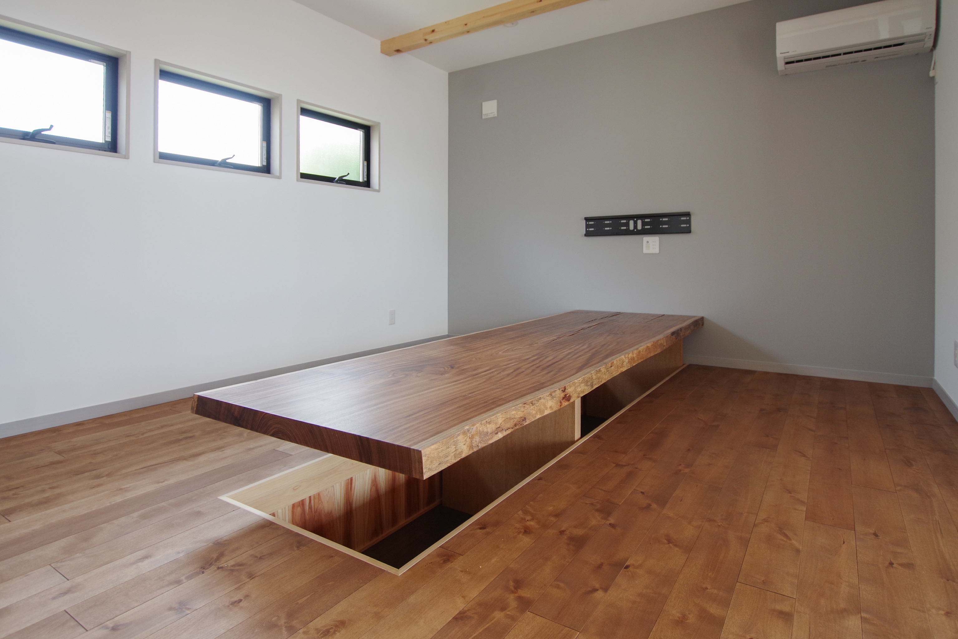 title: HOUSE 121 | Page No,132 | No.1 | sync-furniture | 株式会社 SYNC | 福岡県 家具工房 | オーダーメイドキッチン