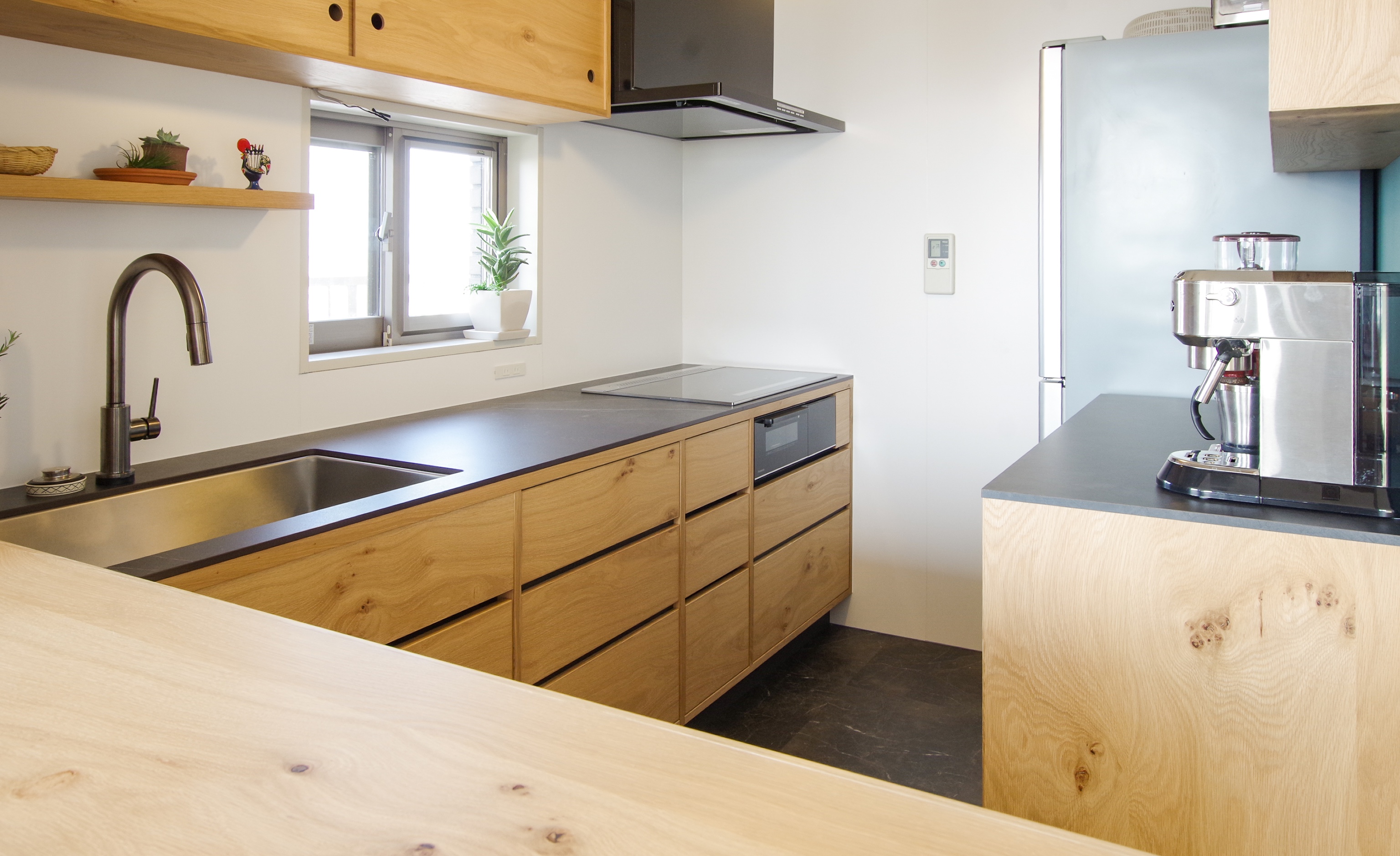 title: HOUSE 142 | Page No,153 | No.1 | sync-furniture | 株式会社 SYNC | 福岡県 家具工房 | オーダーメイドキッチン