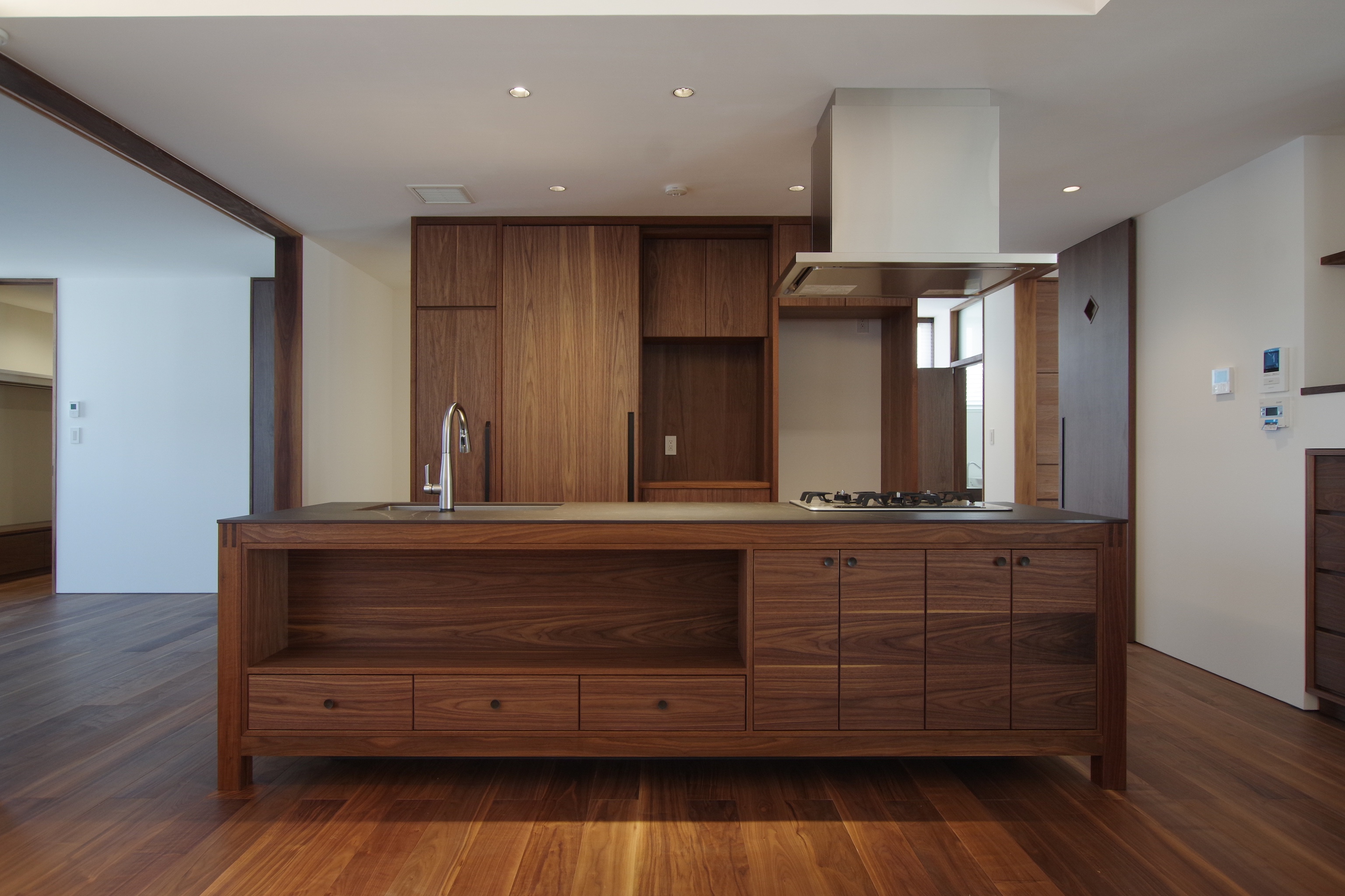 title: HOUSE 143 | Page No,154 | No.2 | sync-furniture | 株式会社 SYNC | 福岡県 家具工房 | オーダーメイドキッチン