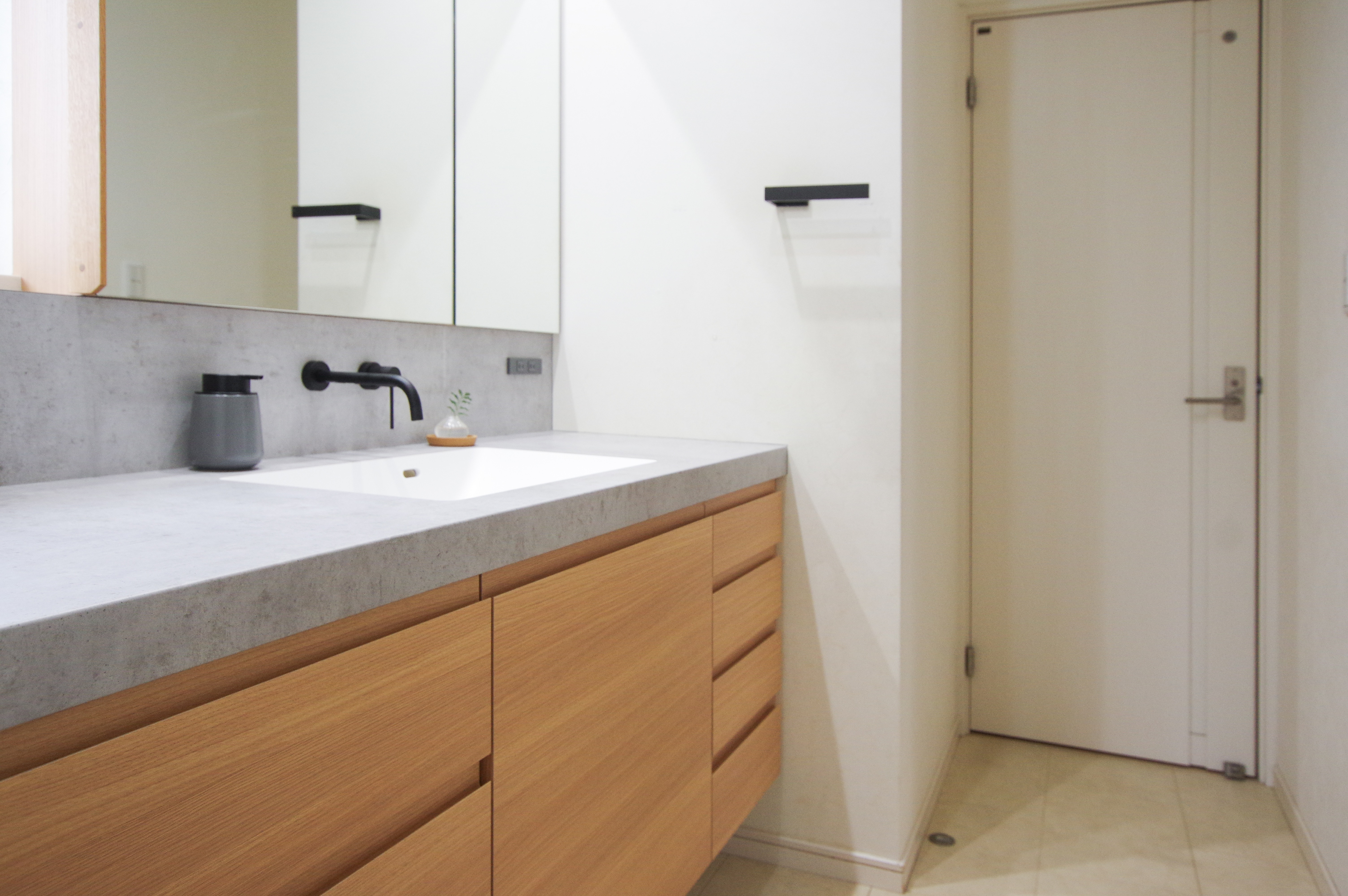 title: HOUSE 198 | Page No,211 | No.16 | sync-furniture | 株式会社 SYNC | 福岡県 家具工房 | オーダーメイドキッチン