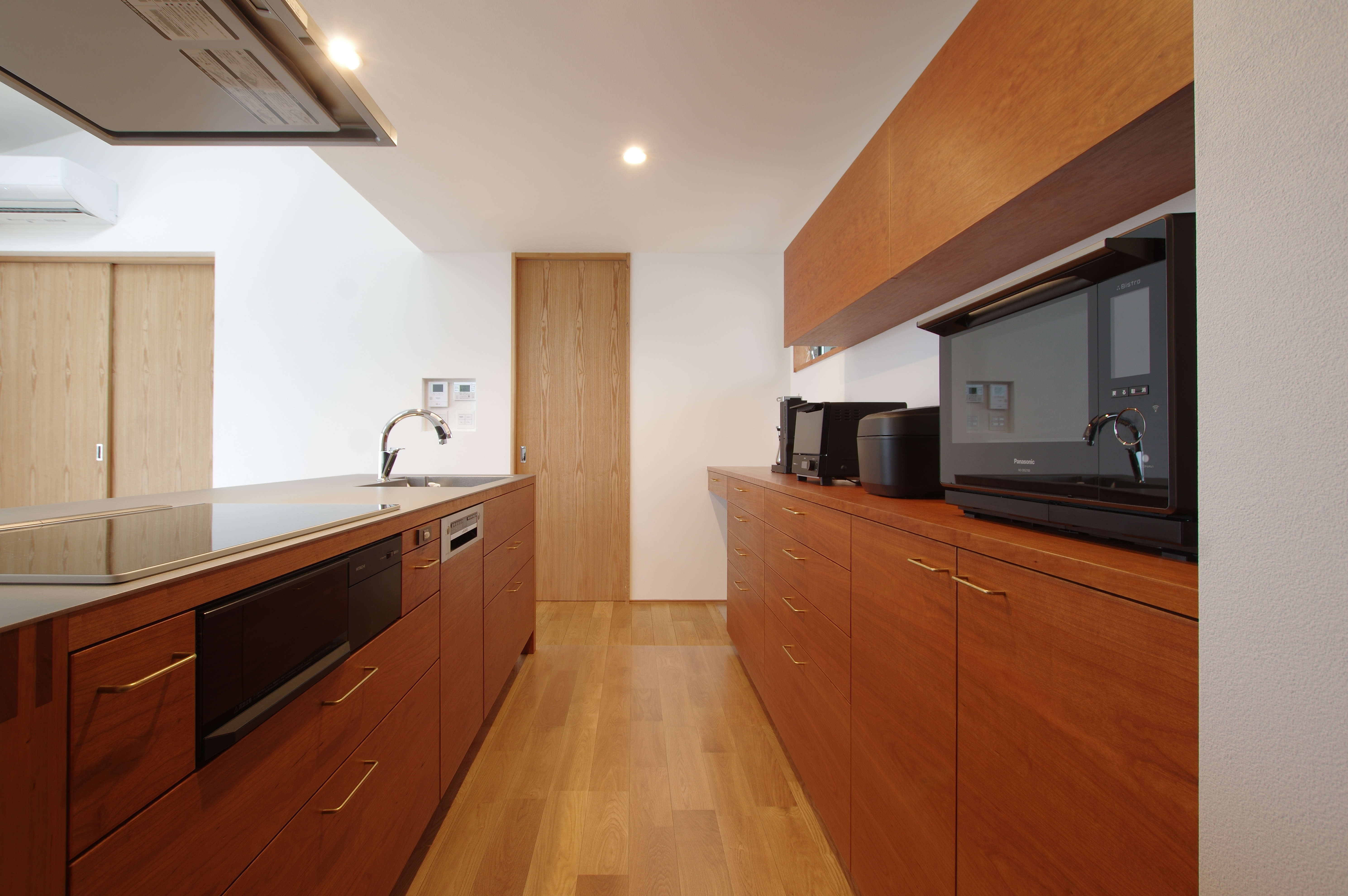 title: HOUSE 227 | Page No,240 | No.4 | sync-furniture | 株式会社 SYNC | 福岡県 家具工房 | オーダーメイドキッチン